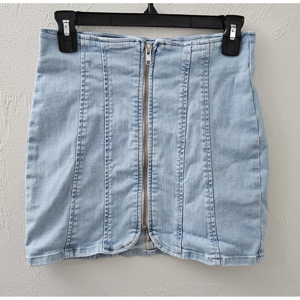 We the‎ Free Women's Size 0 Layla Denim Mini Skirt in Starwash Zipper